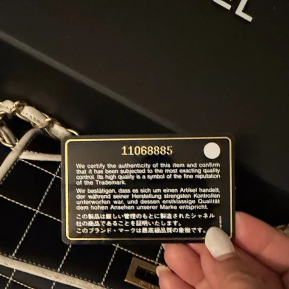 CHANEL Black and White Quilted Shoulder Bag with Gold Chain - Picture 11 of 15